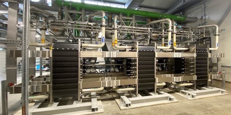 Electrolyzer hydrogen production plant